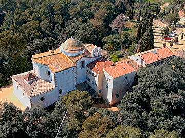 Vistas Aéreas de la Ermita de Santa Cristina en plena Costa Brava